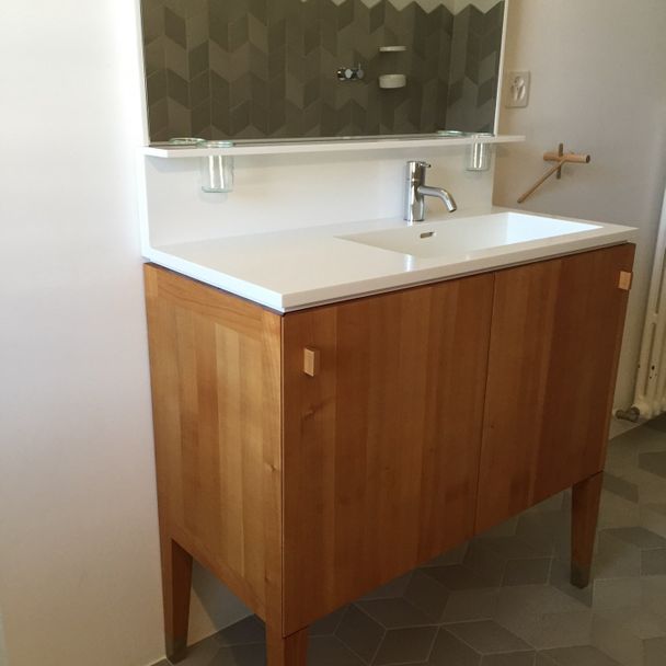 Meuble de salle de bain cerisier, concept Rapin Saiz - La passion du bois SA